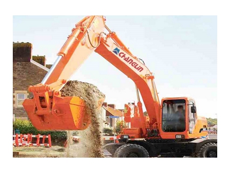 Excavadora sobre Ruedas  GHT215W