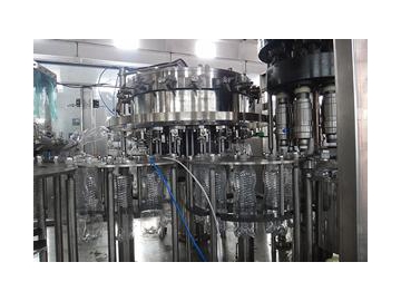 Máquina llenadora isóbarica para bebidas carbonatadas