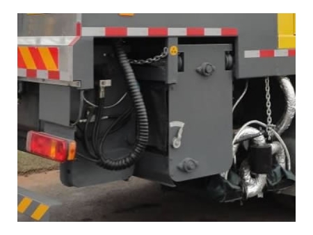 Chip Spreader Truck Asphalt Distributor, Chip Sealer 18 Type