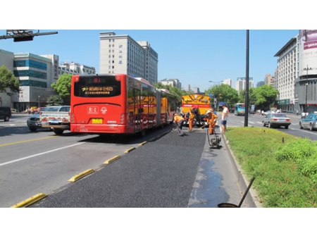 Camión para transporte de asfalto mezclado en caliente LMT5250TYHB