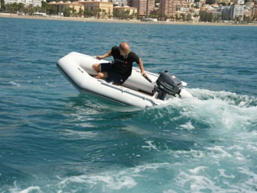 Bote inflable a motor