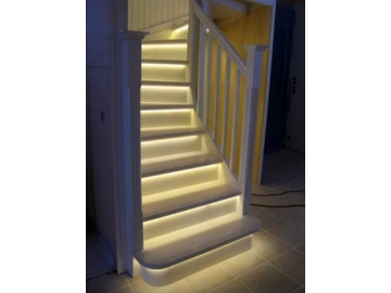 Banda de luz LED con sensor de movimiento para iluminar escaleras