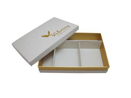 Caja para indumentaria, caja de exposición