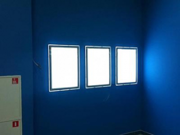 Caja de luz LED montada en pared