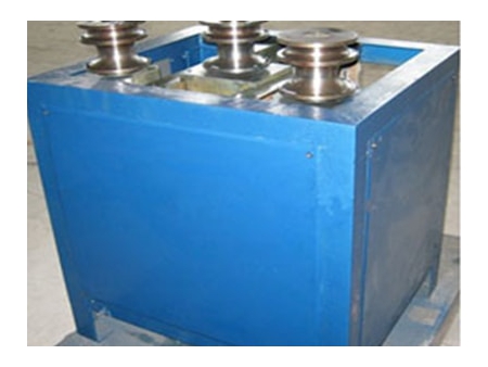Máquina dobladora de tubo