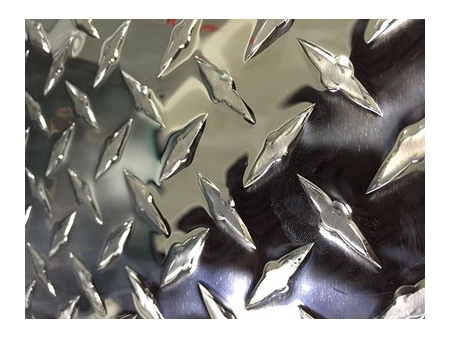 Chapa antideslizante de Aluminio, modelo Gofrado