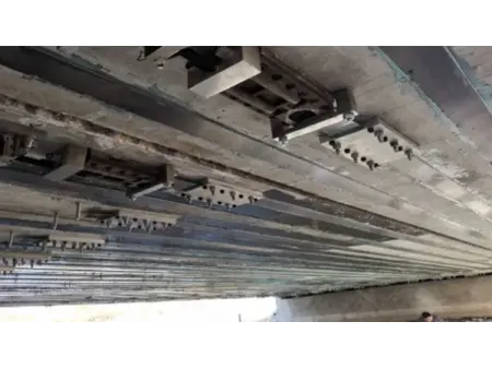 Tira/placa de fibra de carbono