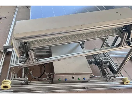 Robot limpiador de paneles solares (tipo riel)