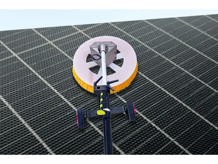 Cepillo de limpieza para paneles solares eléctricos