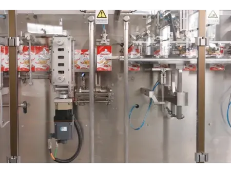 Envasadora horizontal de bolsas stand up, llenado con 1 boquilla