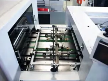 Máquina troqueladora (7500 hojas/h)