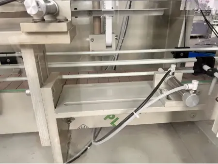 Llenadora con bomba automática