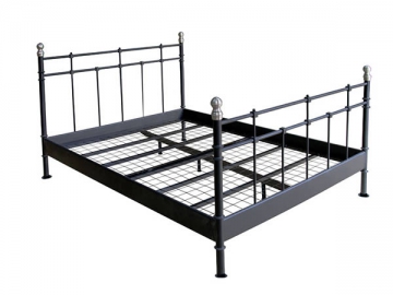 <strong>Cama de metal</strong> - estilo europeo