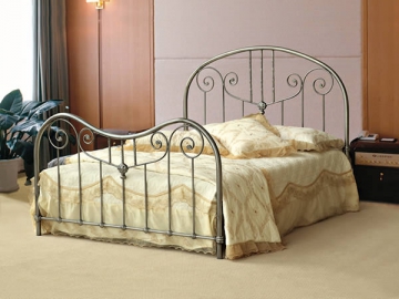 <strong>Cama de metal</strong> - estilo antiguo