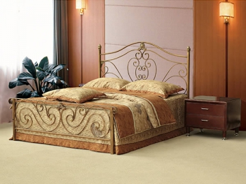 <strong>Cama de metal</strong> - estilo antiguo