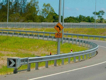 Guardarraíl / Barrera para choques Armco